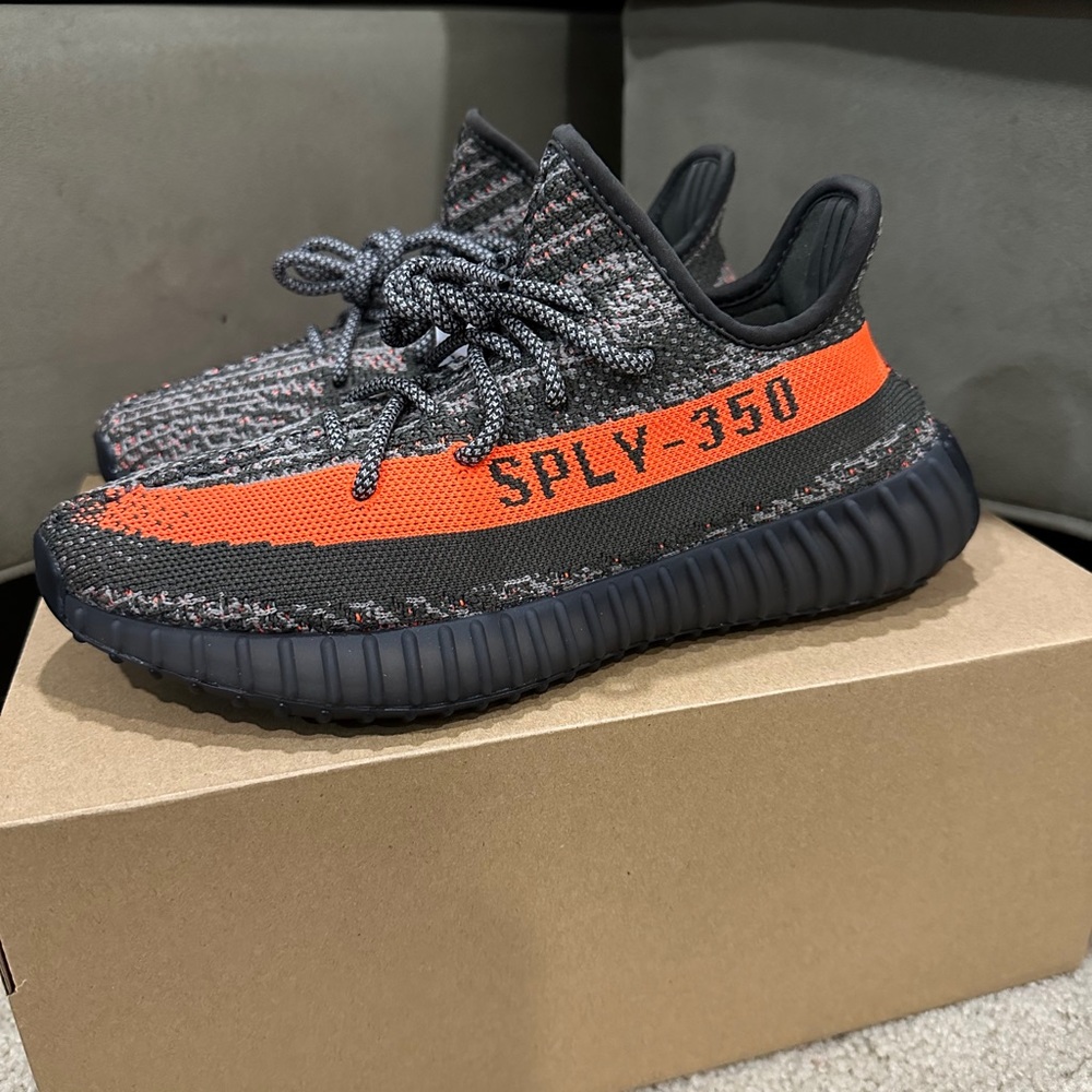 BNWT Yeezy 350 V2 Carbon Beluga - Picture 2 of 7